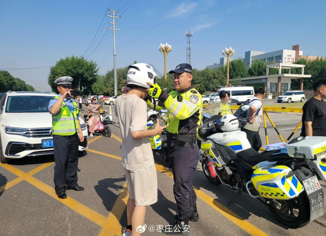 铁骑装备 | 年交付各大交警铁骑队伍6万顶，走进工厂，探秘铁骑帽制作工艺