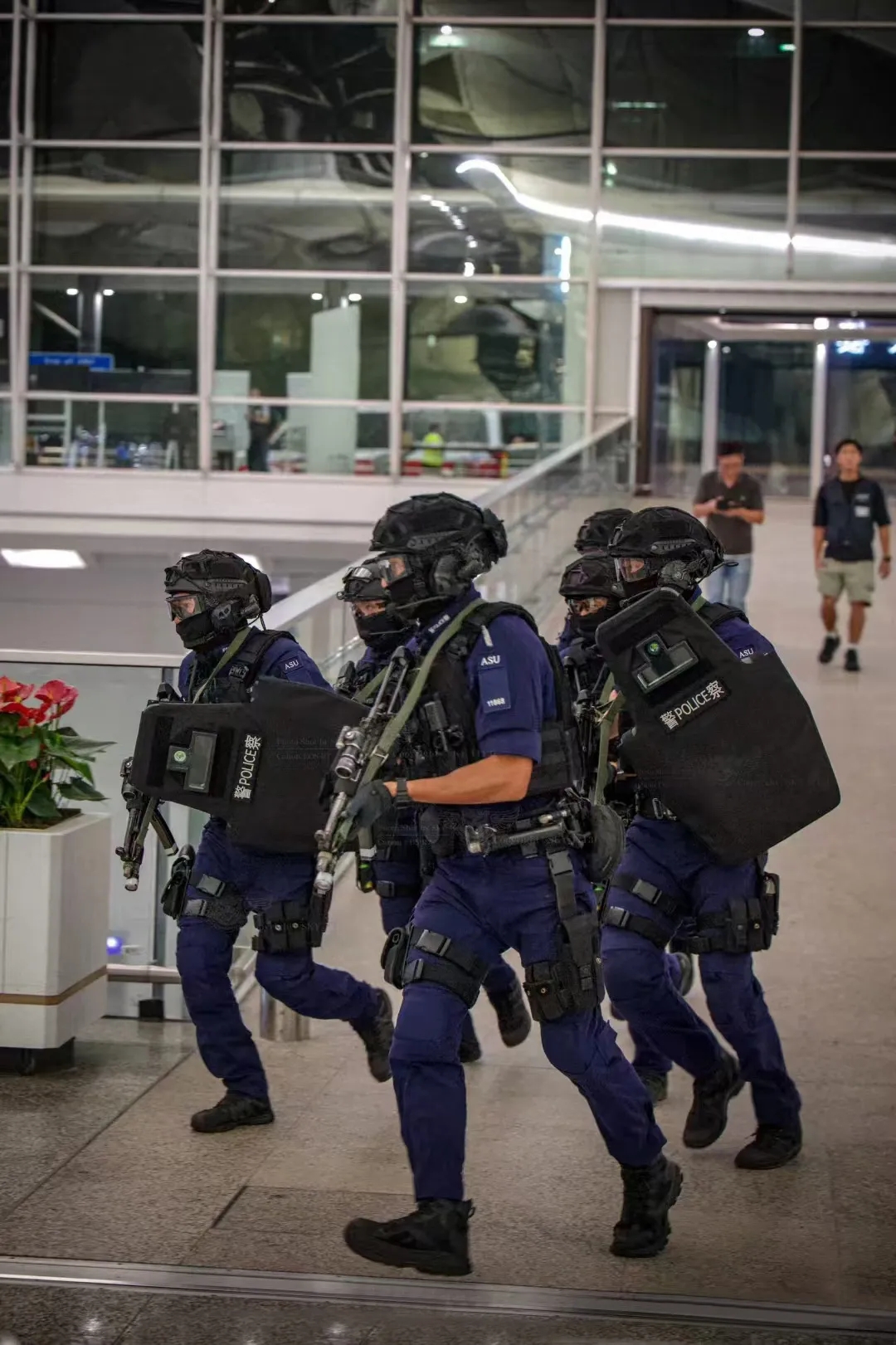 香港警察机场特警组ASU装备一览