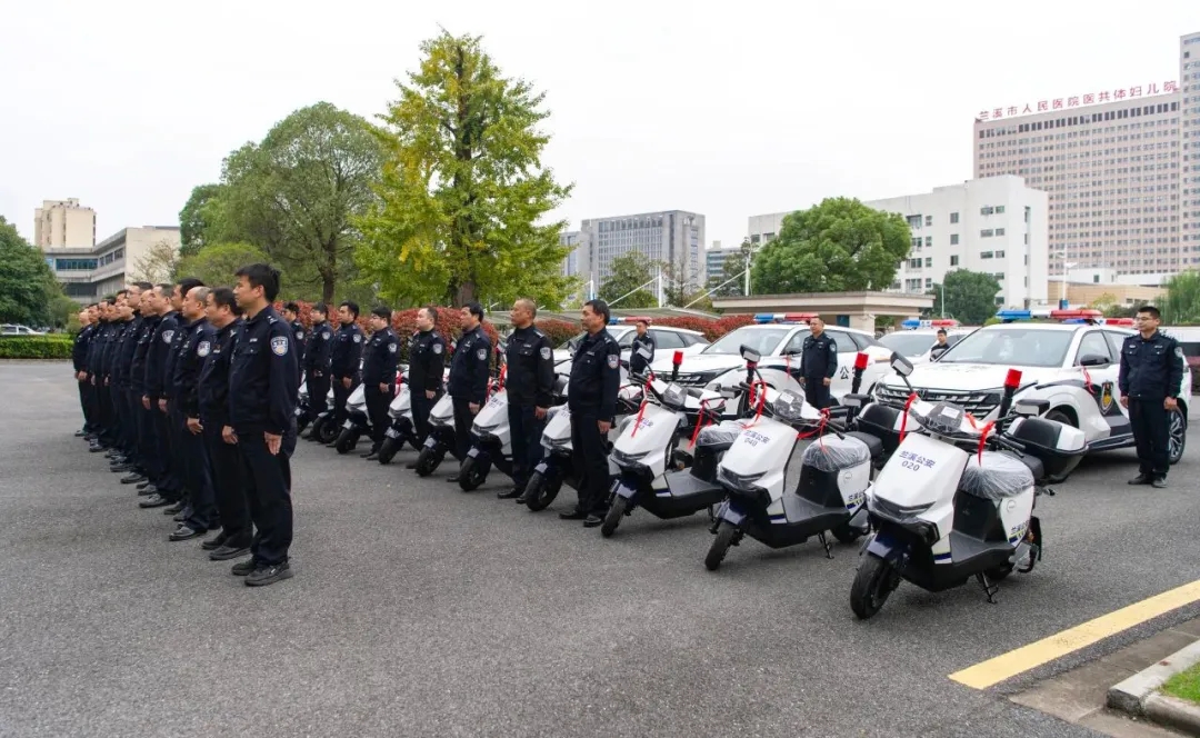 新品上市丨智能巡逻电动车 警务“轻骑兵”