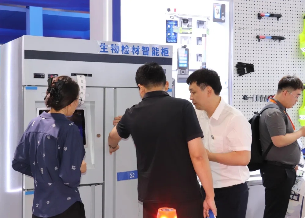 智慧交通新时代，达辰威科技集团携五大核心板块产品亮相第十五届交博会！