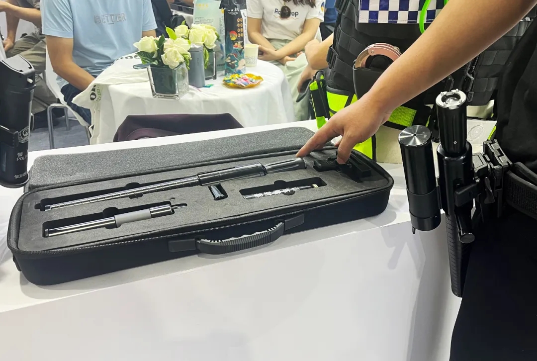警博会新品丨“赤焰”攻防一体棍
