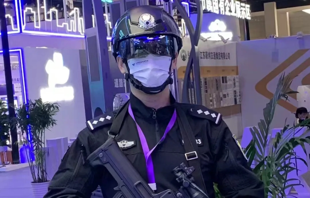 多警种全域适配：光启智能头盔打造移动警务“超级战警”