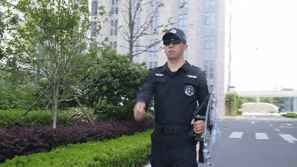 “动态宣传”+“主动防护”【光影矩阵】全息战术圆盾多地配发
