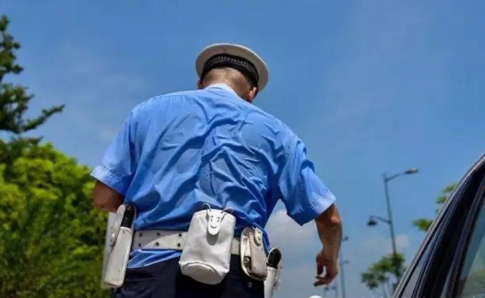 小装备 暖警心 细微处 见真情——戈泰装备研发警用防晒冰袖