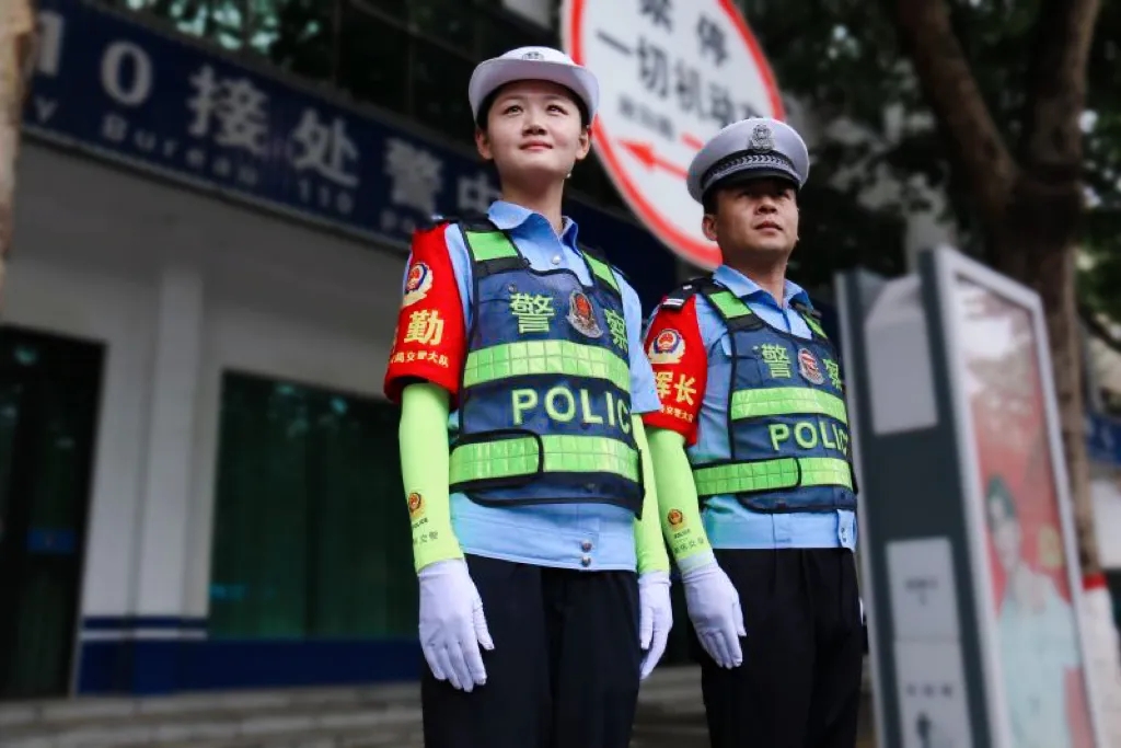 小装备 暖警心 细微处 见真情——戈泰装备研发警用防晒冰袖