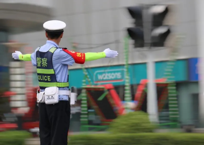 小装备 暖警心 细微处 见真情——戈泰装备研发警用防晒冰袖