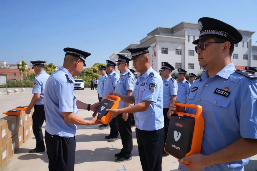 爱警暖警！新疆叶城公安为基层所队配发AED自动体外除颤仪