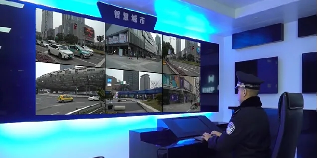 浙江湖州公开特警新装备：钜星X3警用智能头盔