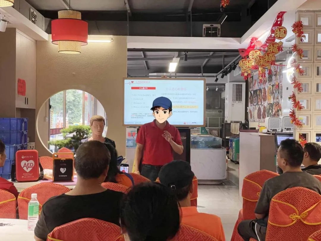 7天前刚换电极片！科曼AED在羽球馆紧急出手，成功挽回一命…