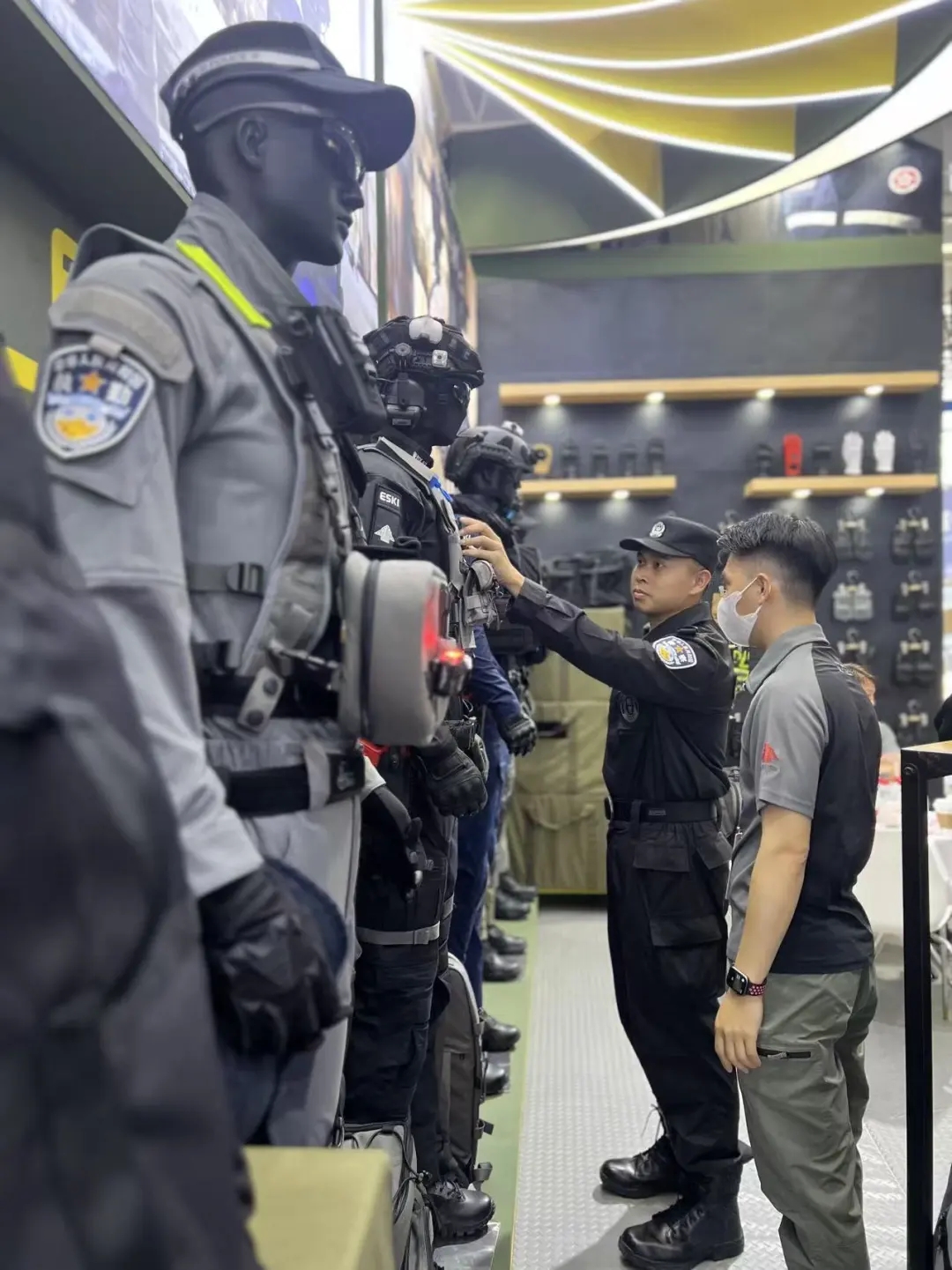 第二十五届投洽会首日直击！ESKI 在 A2-17C 展位欢迎指导交流