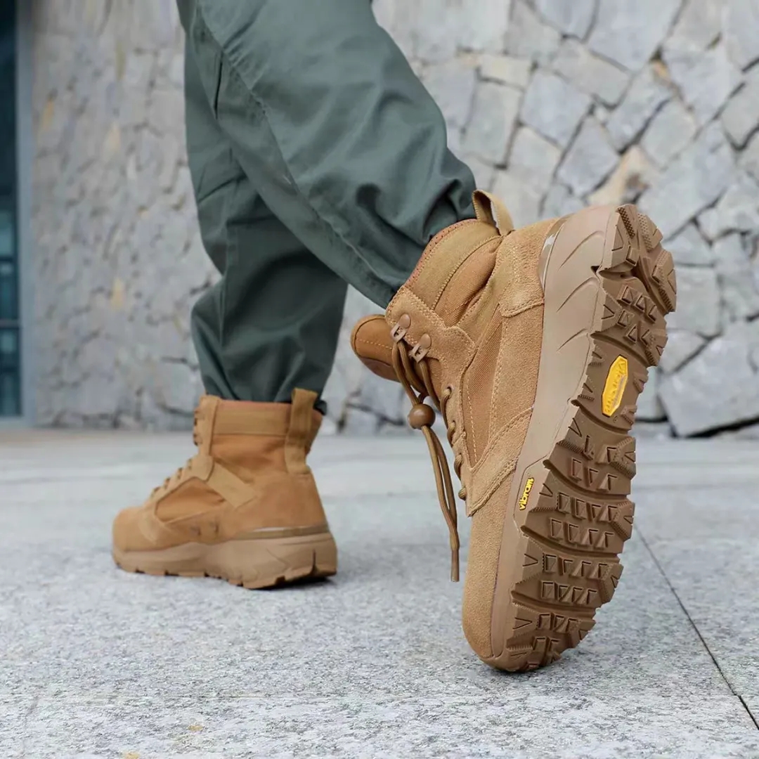 君洛克飞鱼R26016中帮超轻战术靴，顶级配置亲民价格！