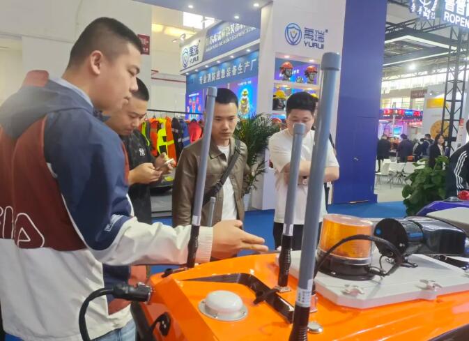 第二十一届中国国际消防展圆满收官:新宏新科技引领水域救援新浪潮 第二十一届中国国际消防展圆满收官:新宏新科技引领水域救援新浪潮