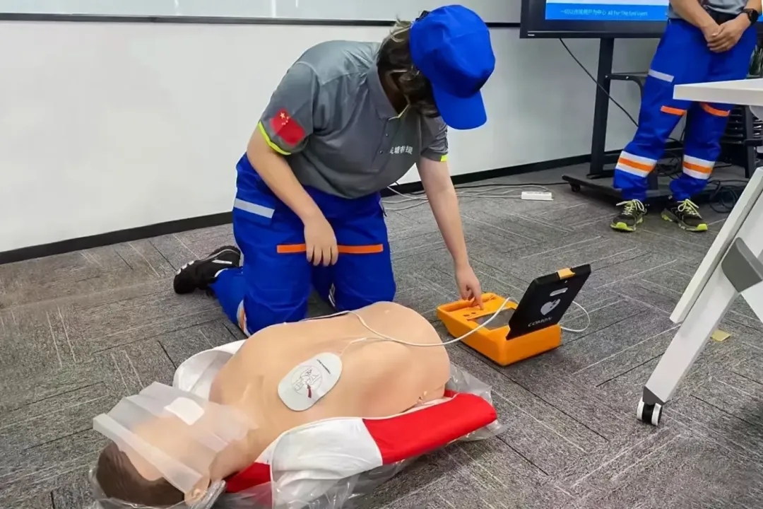 耀致急救再出手！15台AED落地甘肃公安，暖心捐赠，安全感拉满！