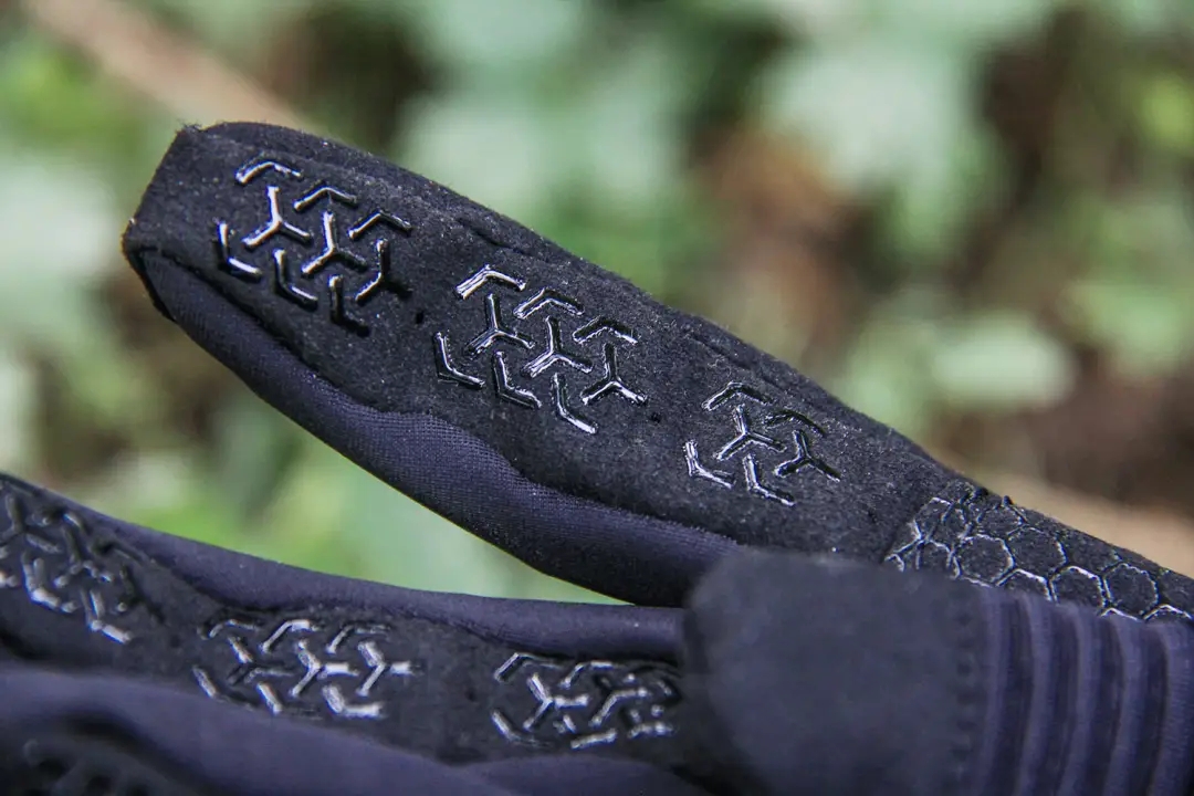 新品 | 裸感操控、灵巧自如：纳丽德灵犀通用型手套